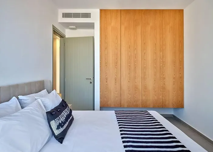 Sapphire - Paros Gem * ナウサ