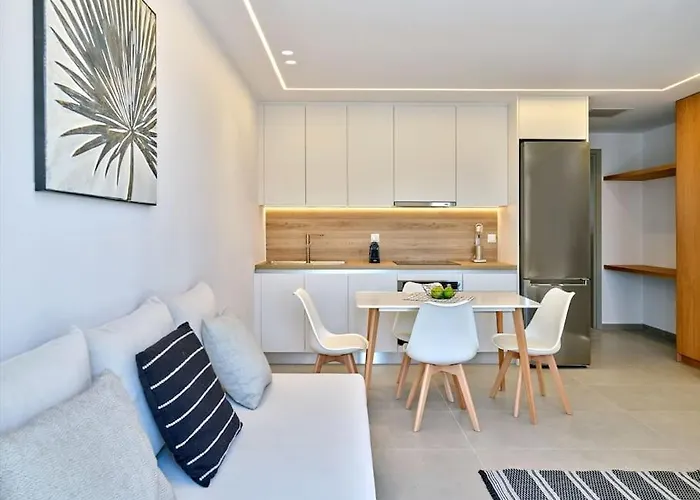 Sapphire - Paros Gem ナウサ