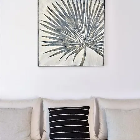 Sapphire - Paros Gem Daire