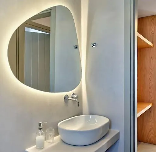 Sapphire - Paros Gem