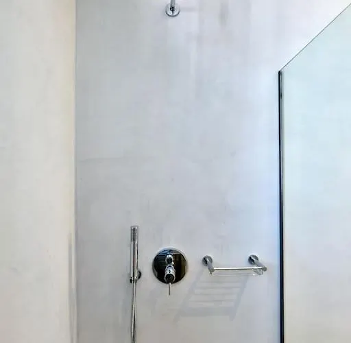 Sapphire - Paros Gem